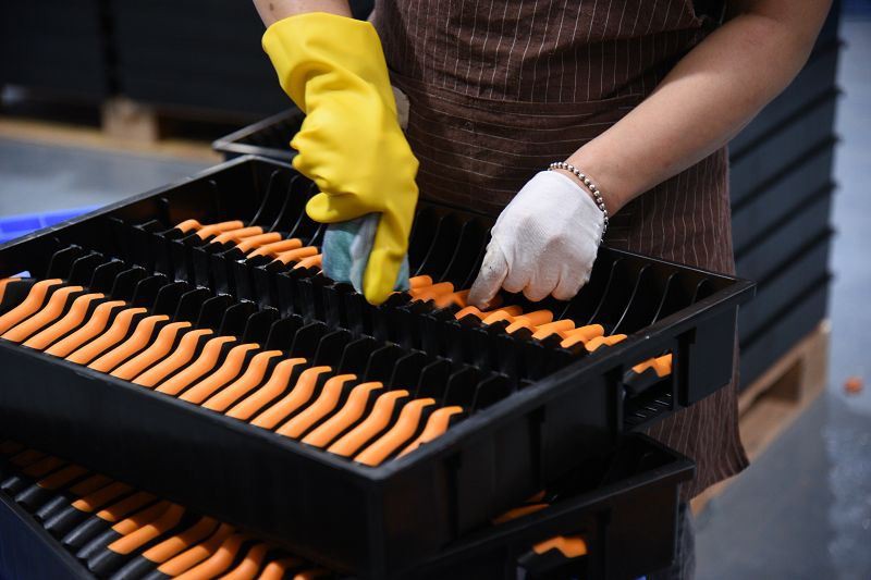 स्थापना और पैकेजिंग कार्यशाला