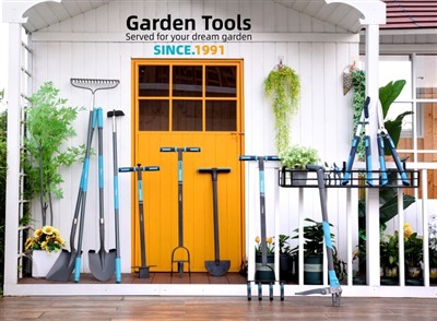 जॉनसन परिवार का गार्डन ओएसिस रंग, रचनात्मकता और जुड़ाव का एक मधुर जीवन